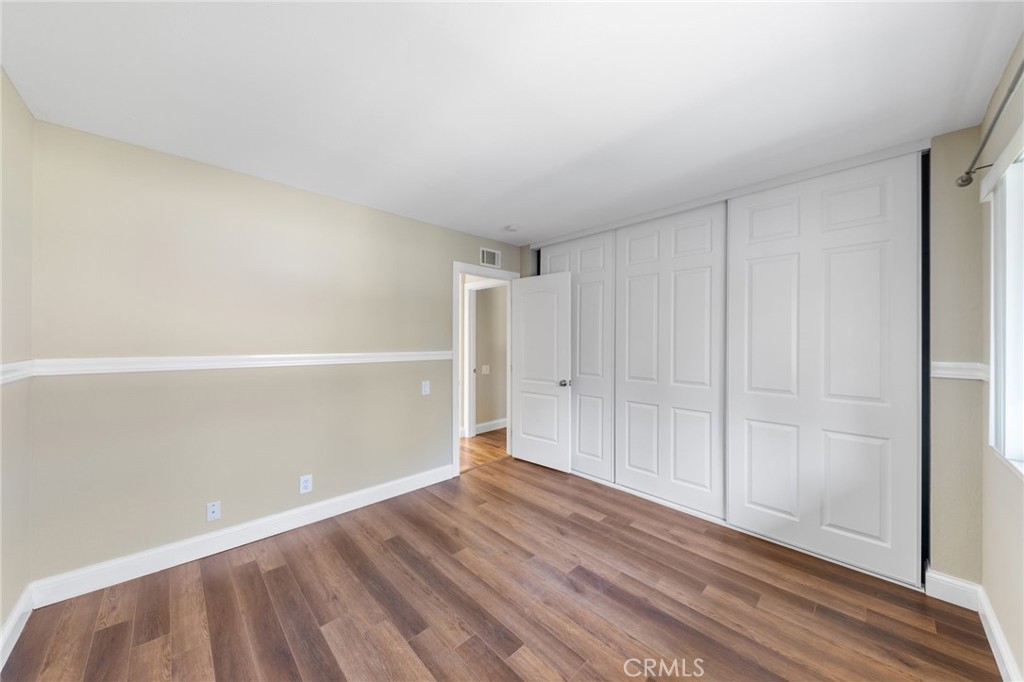 25789 Marguerite D204