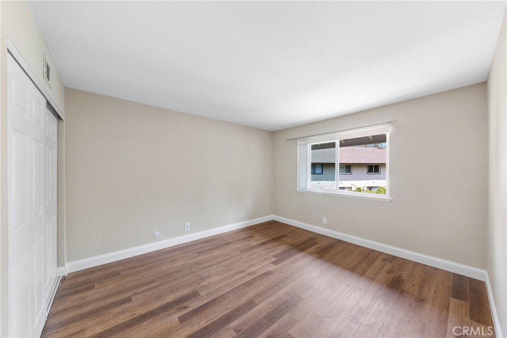 25789 Marguerite D204