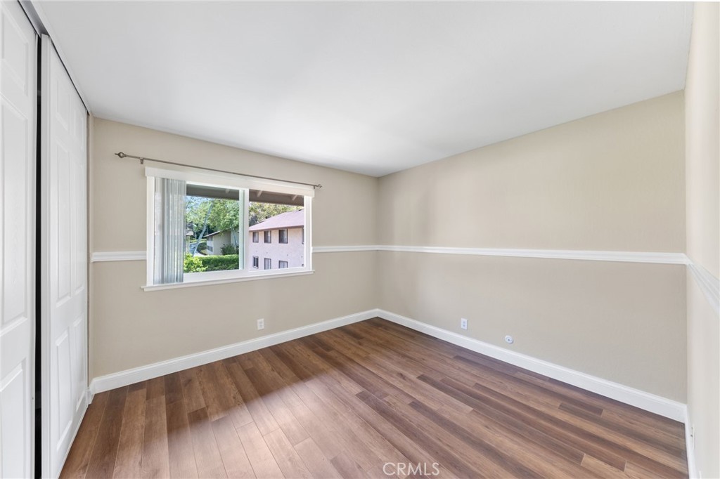 25789 Marguerite D204