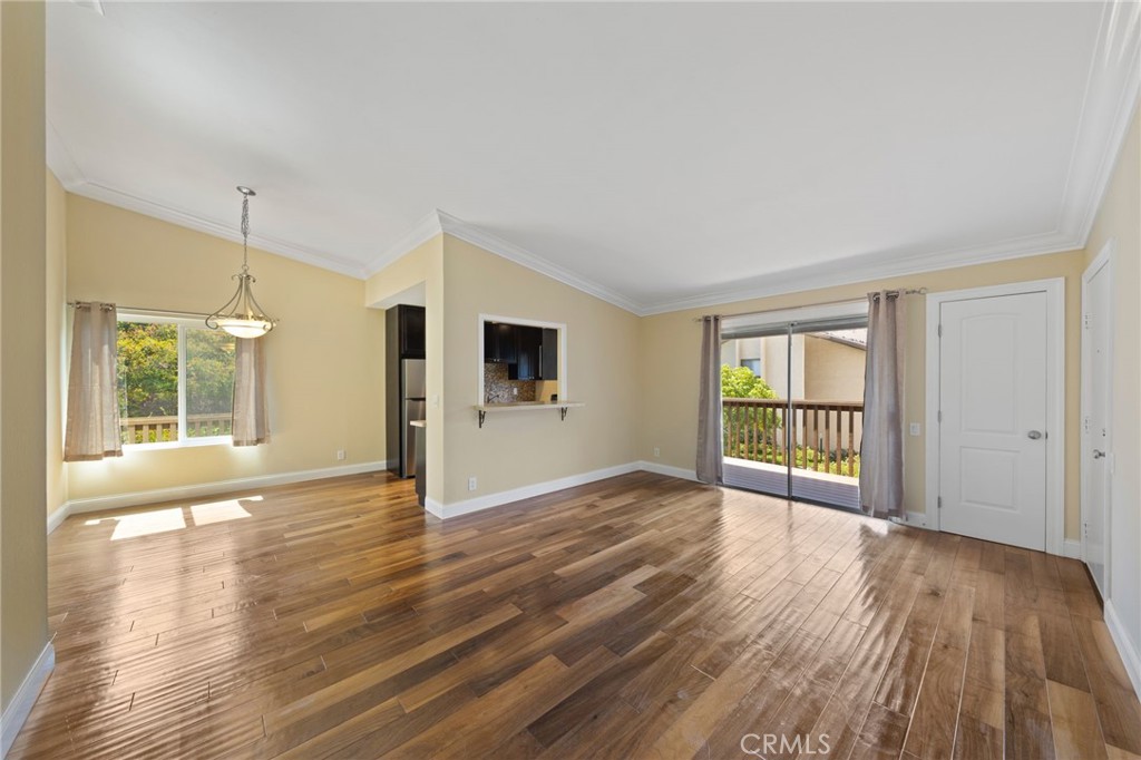 25789 Marguerite D204