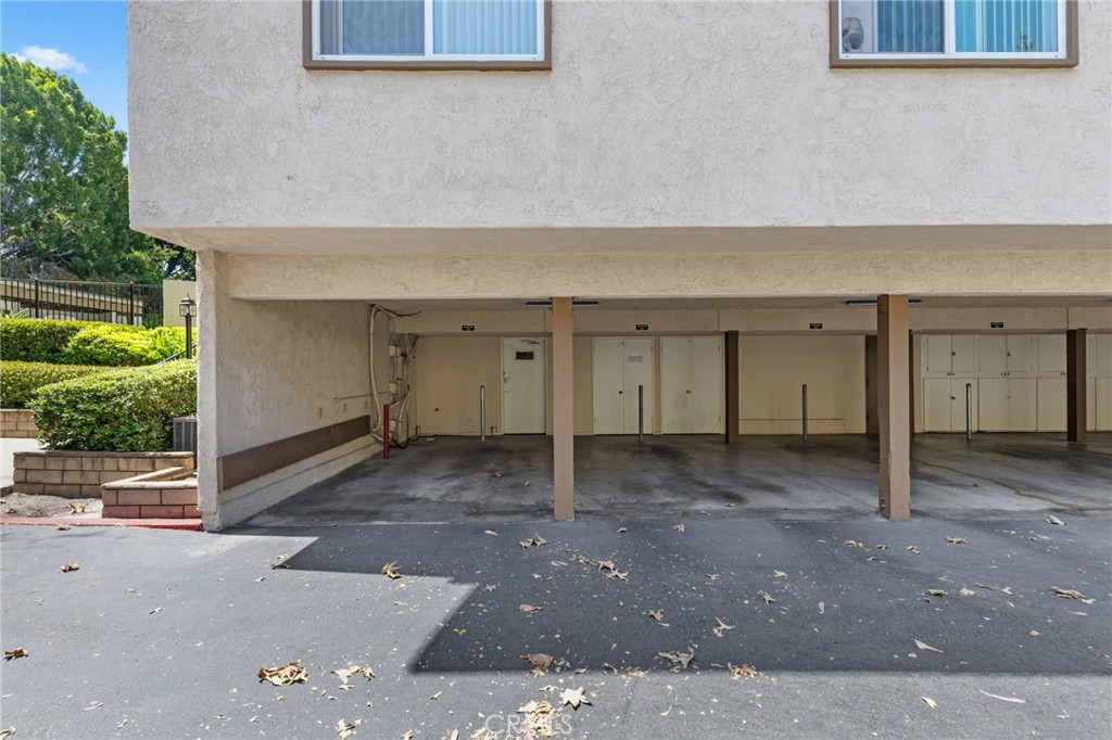 25789 Marguerite D204