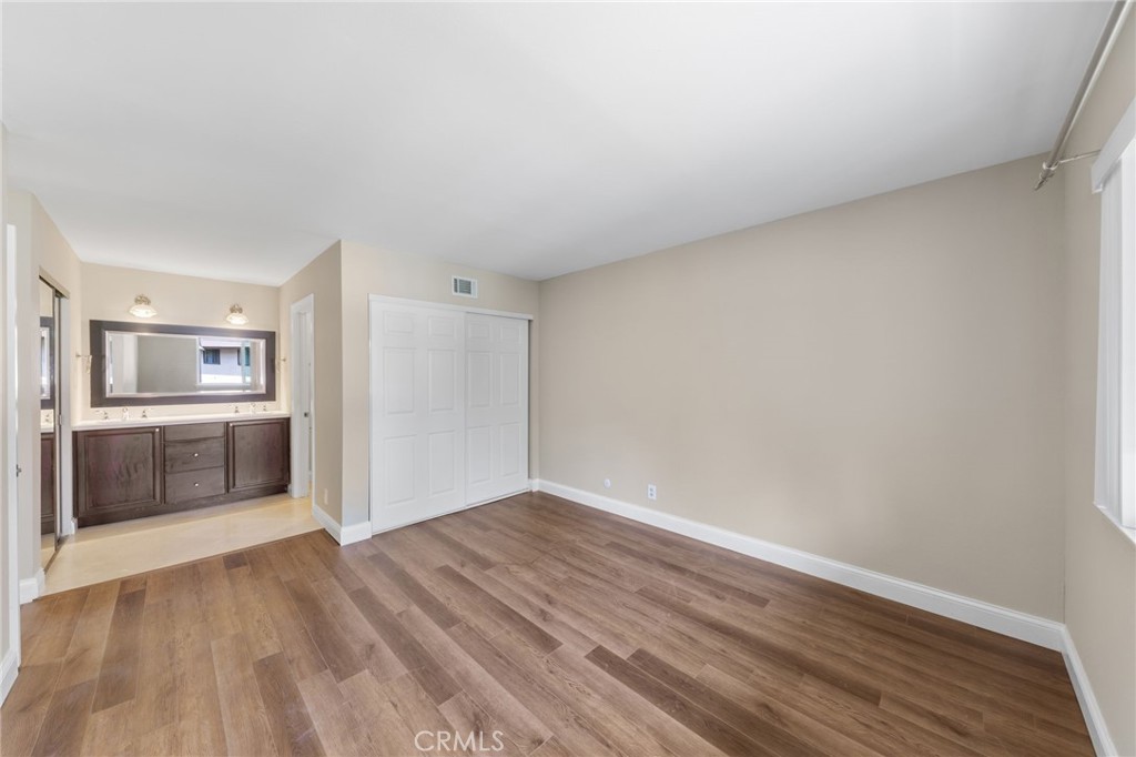 25789 Marguerite D204