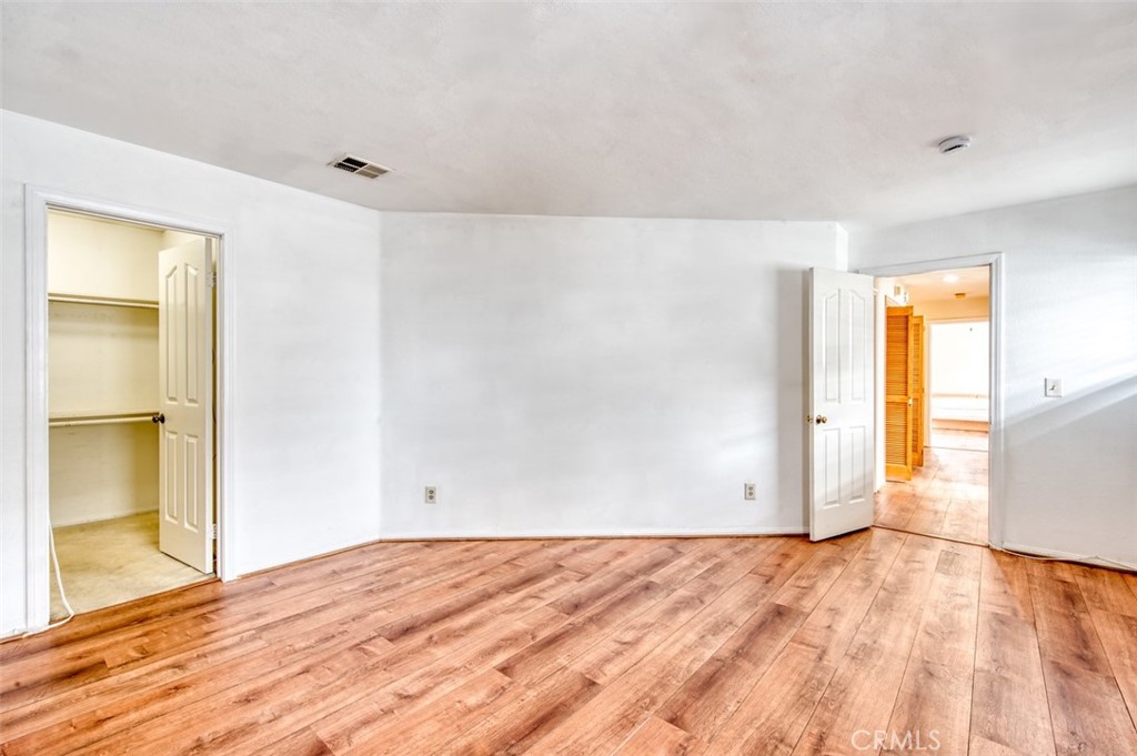 14925 Eastwood Avenue