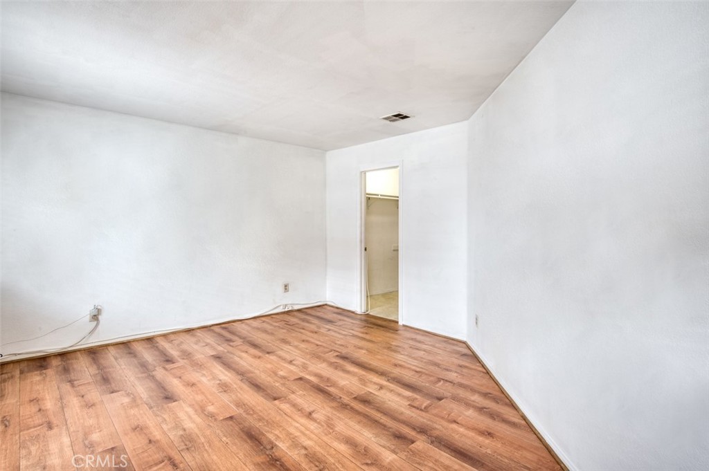 14925 Eastwood Avenue