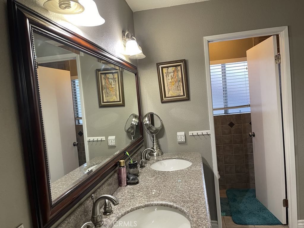 8101 woodsboro