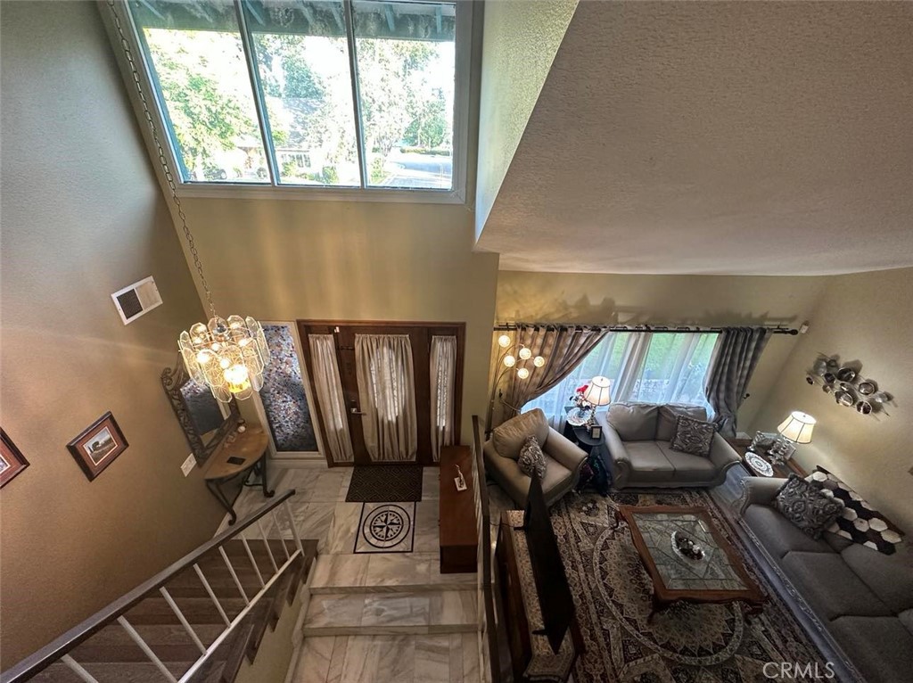 8101 woodsboro