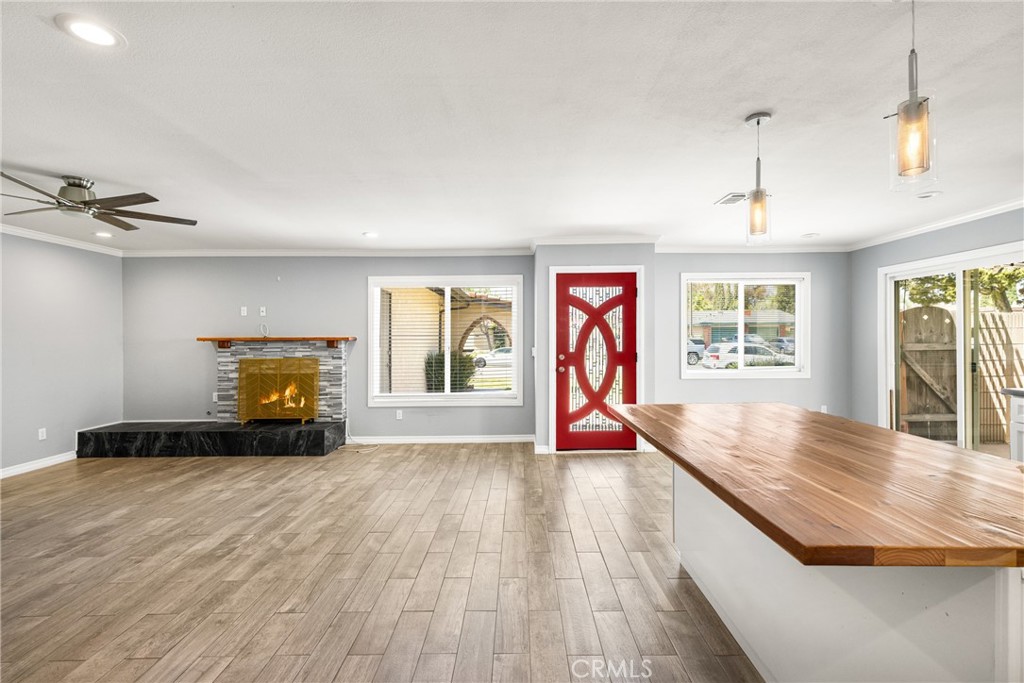 1940 E Stearns Avenue