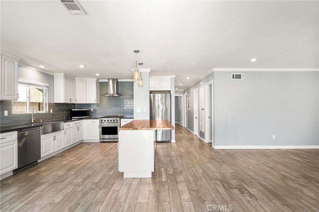 1940 E Stearns Avenue