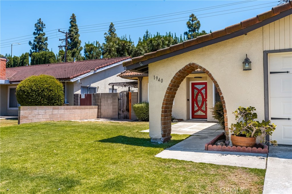 1940 E Stearns Avenue