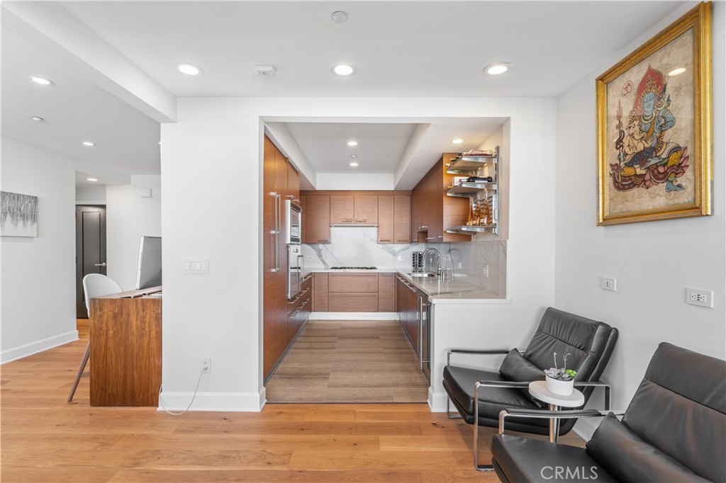 900 W Olympic Boulevard 48C