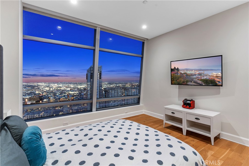 900 W Olympic Boulevard 48C