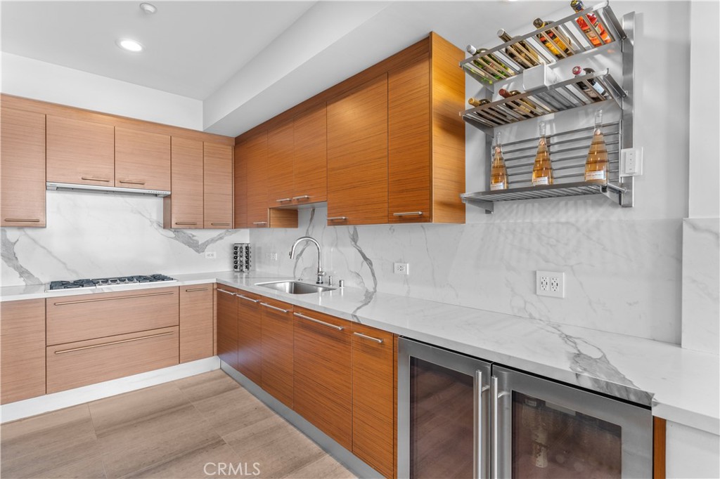 900 W Olympic Boulevard 48C