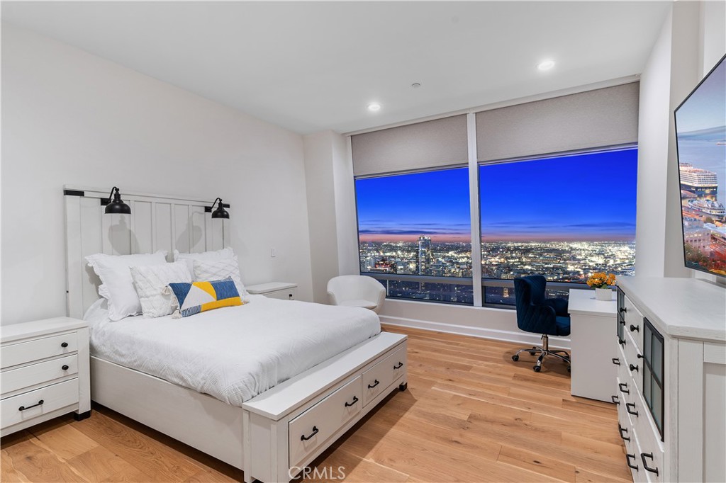 900 W Olympic Boulevard 48C