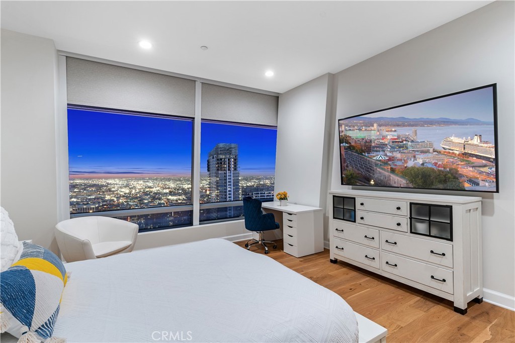 900 W Olympic Boulevard 48C