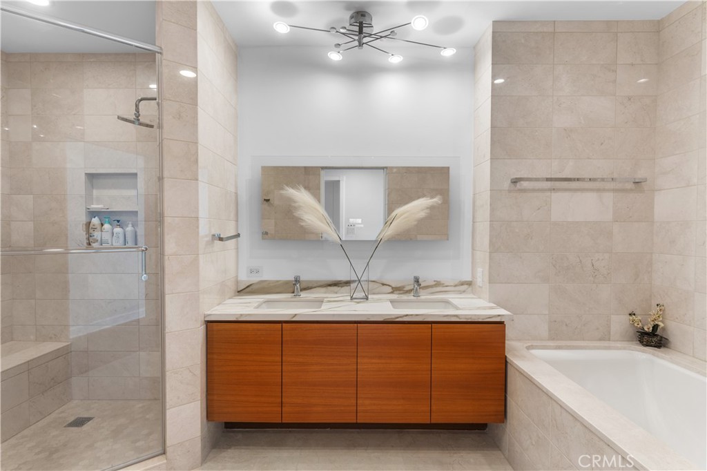 900 W Olympic Boulevard 48C