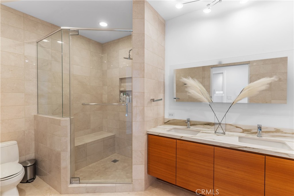 900 W Olympic Boulevard 48C