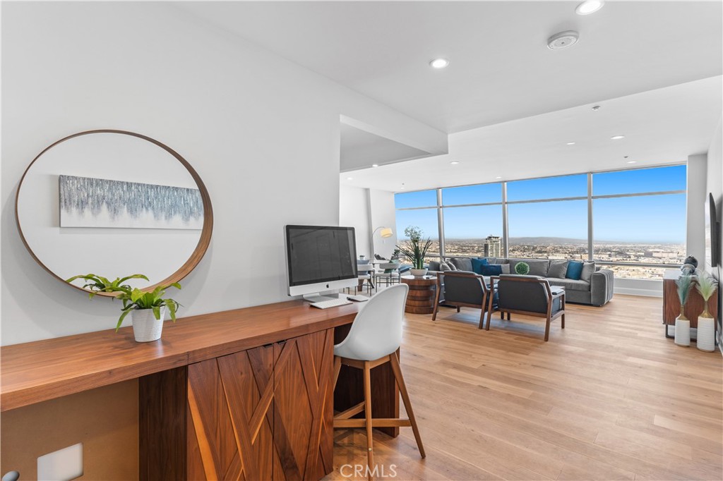 900 W Olympic Boulevard 48C