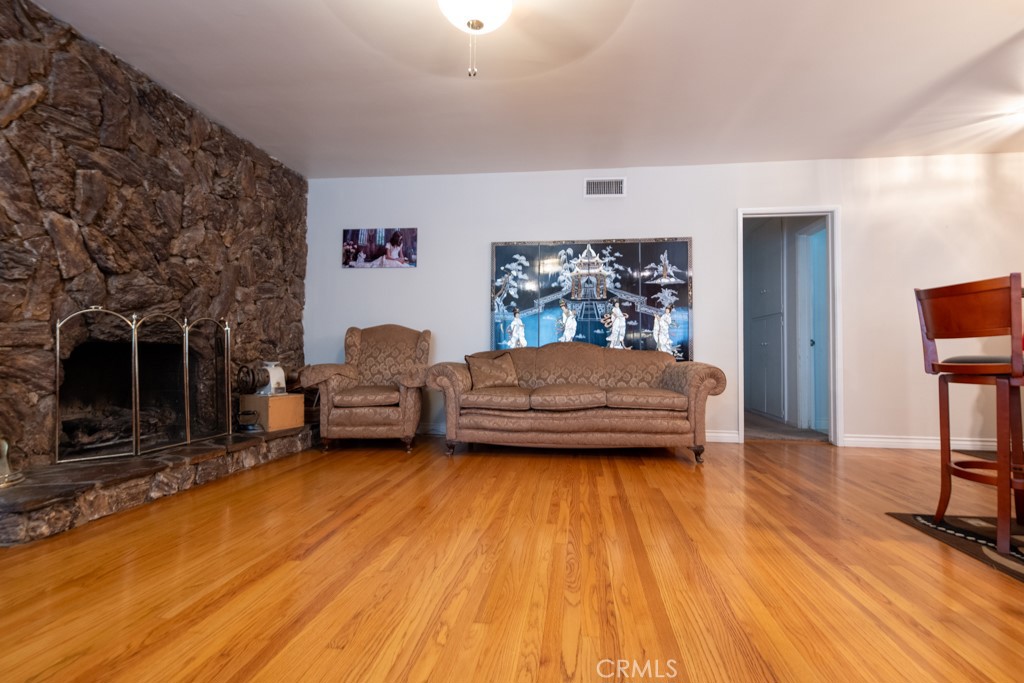 1624 W Roberta Avenue