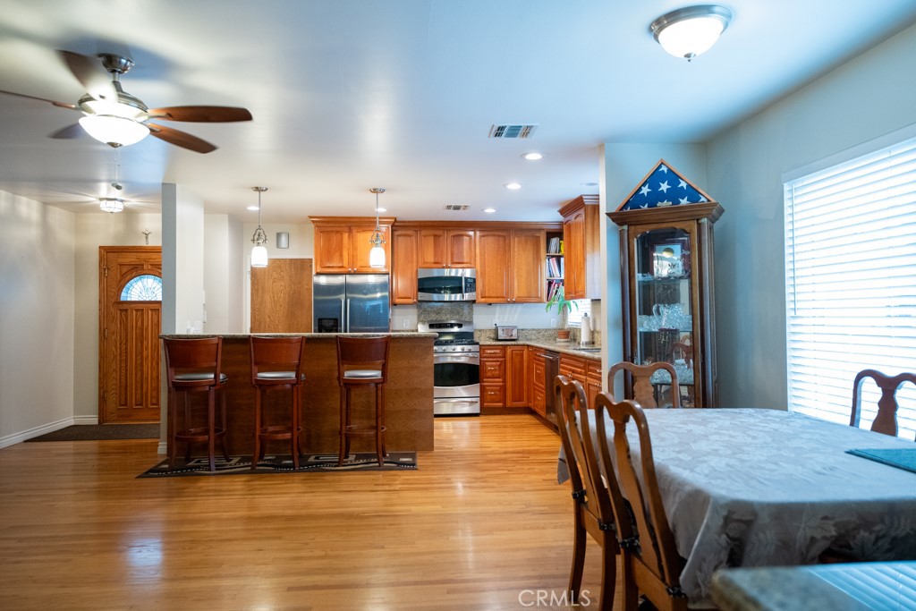 1624 W Roberta Avenue