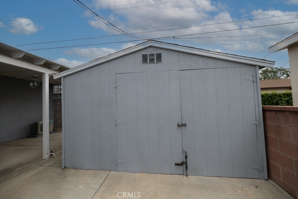 1624 W Roberta Avenue