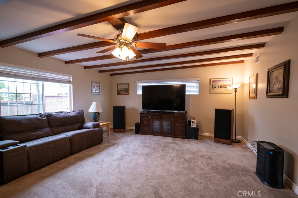 1624 W Roberta Avenue