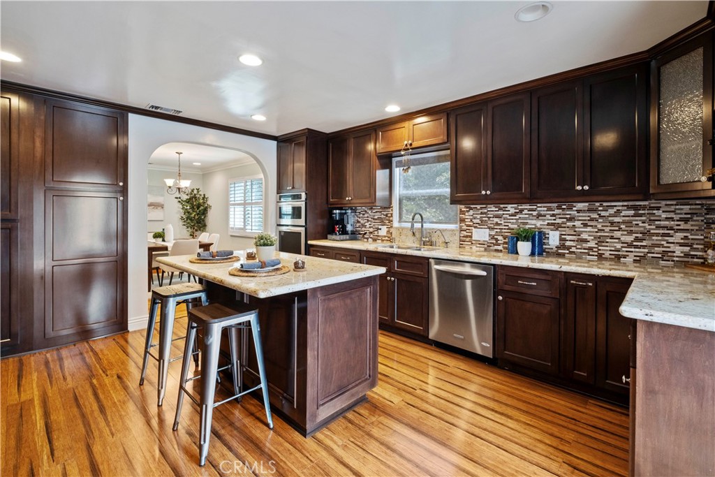 2127 Stearnlee Avenue