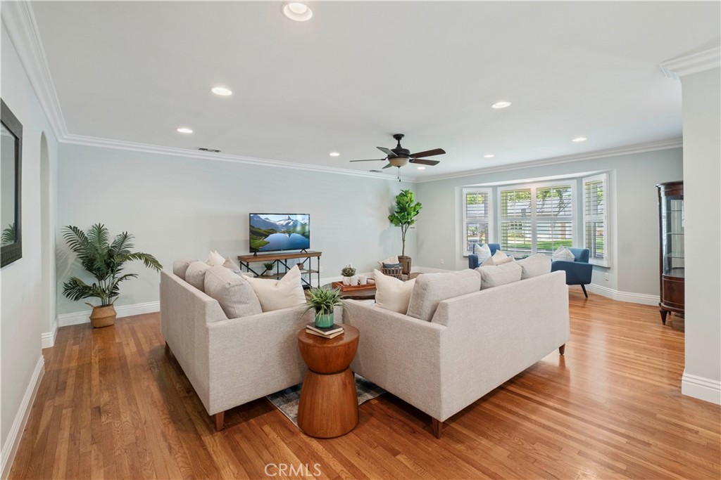 2127 Stearnlee Avenue