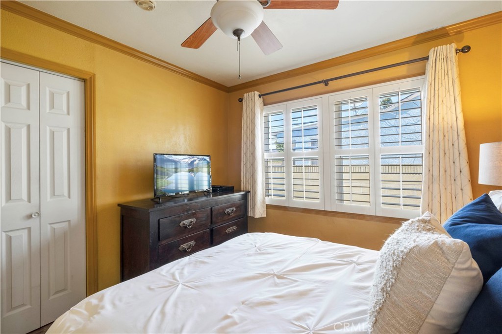 2127 Stearnlee Avenue