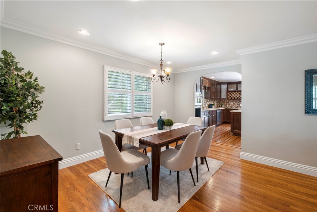 2127 Stearnlee Avenue