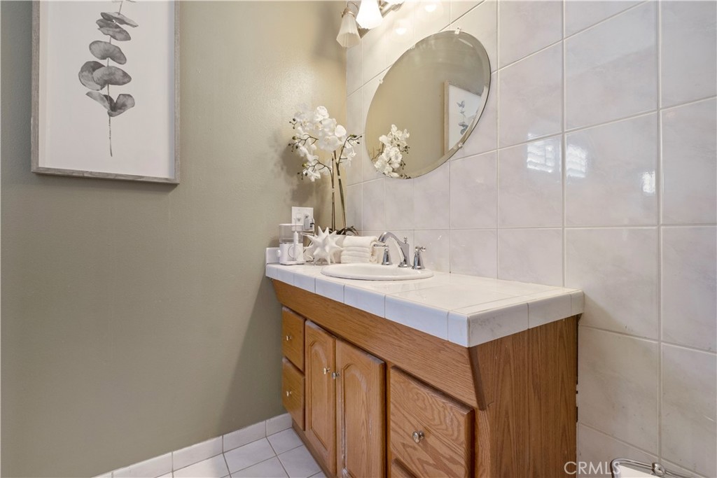 2127 Stearnlee Avenue