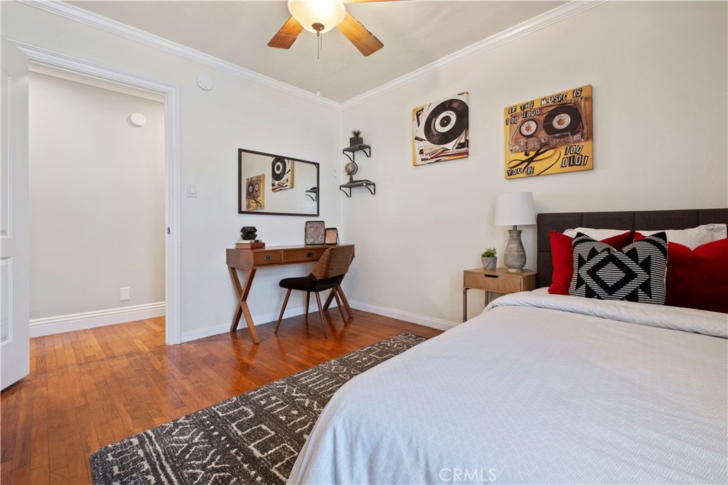 2127 Stearnlee Avenue