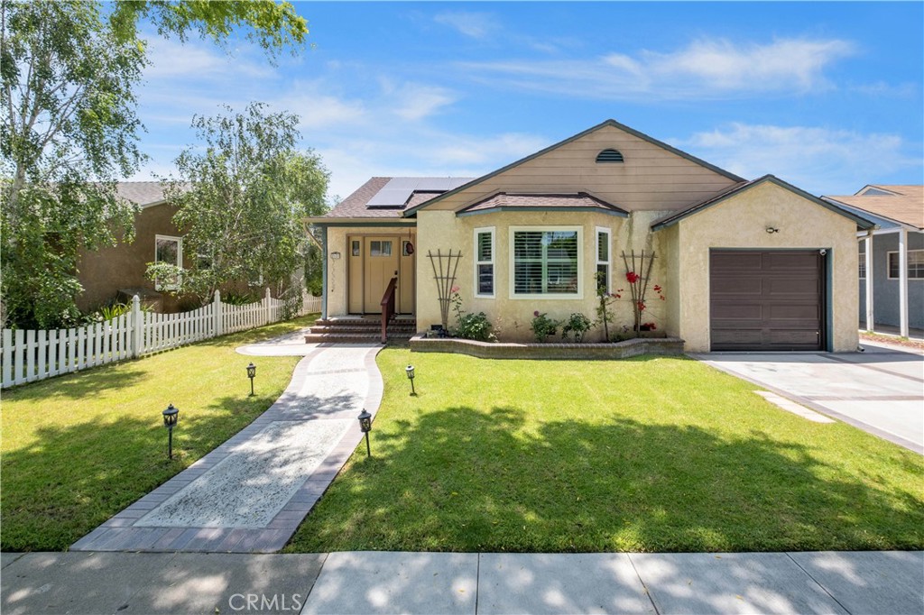 2127 Stearnlee Avenue