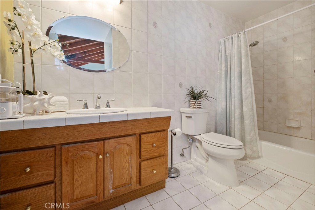 2127 Stearnlee Avenue