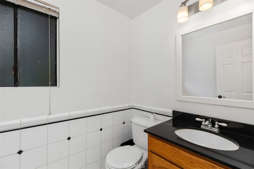 22886 Hickory Hills Avenue