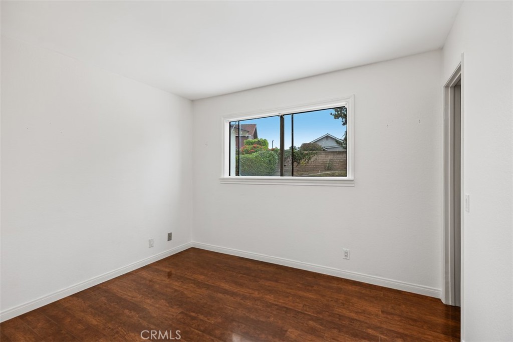 22886 Hickory Hills Avenue