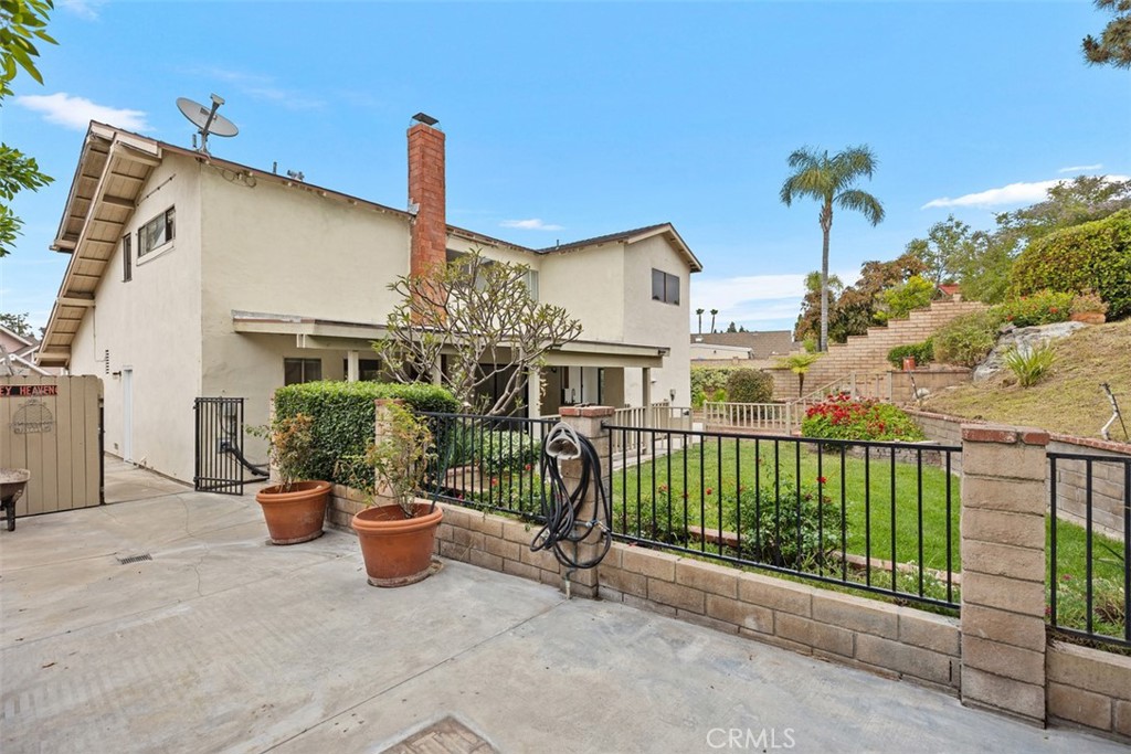 22886 Hickory Hills Avenue