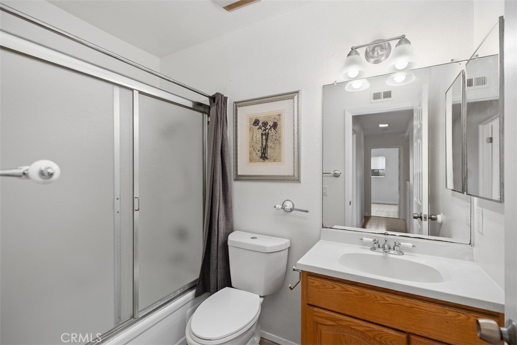 22886 Hickory Hills Avenue