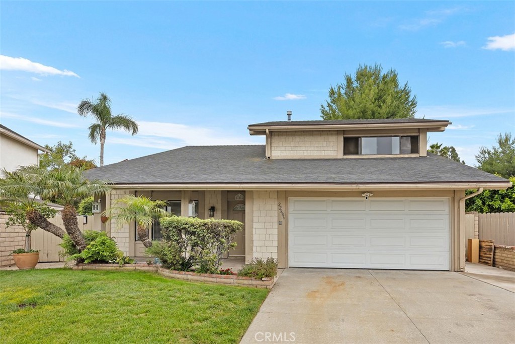22886 Hickory Hills Avenue