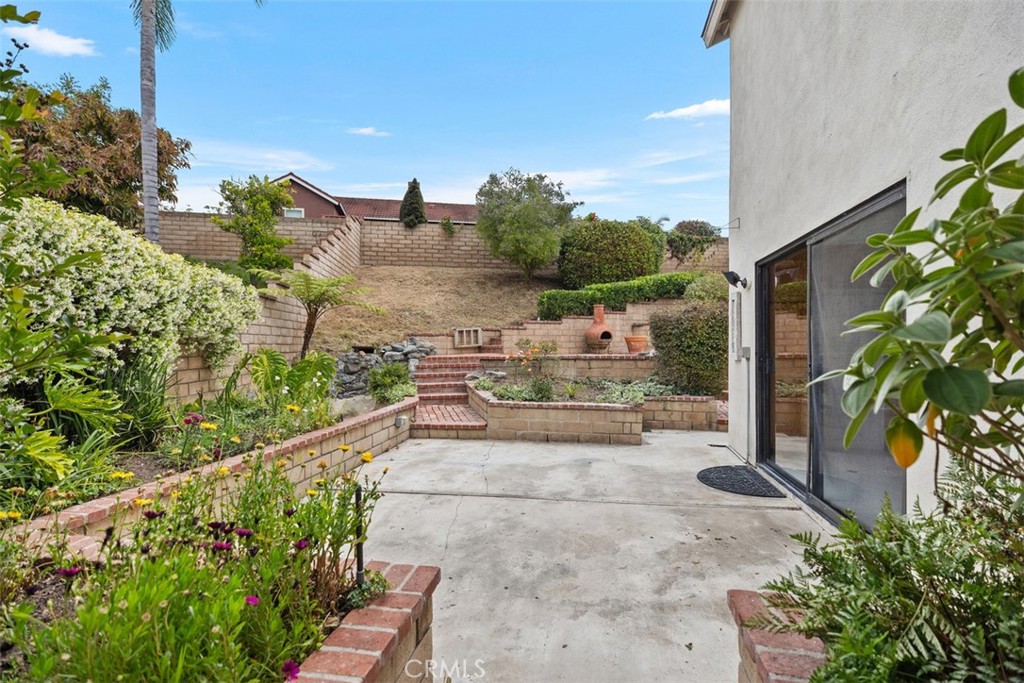 22886 Hickory Hills Avenue