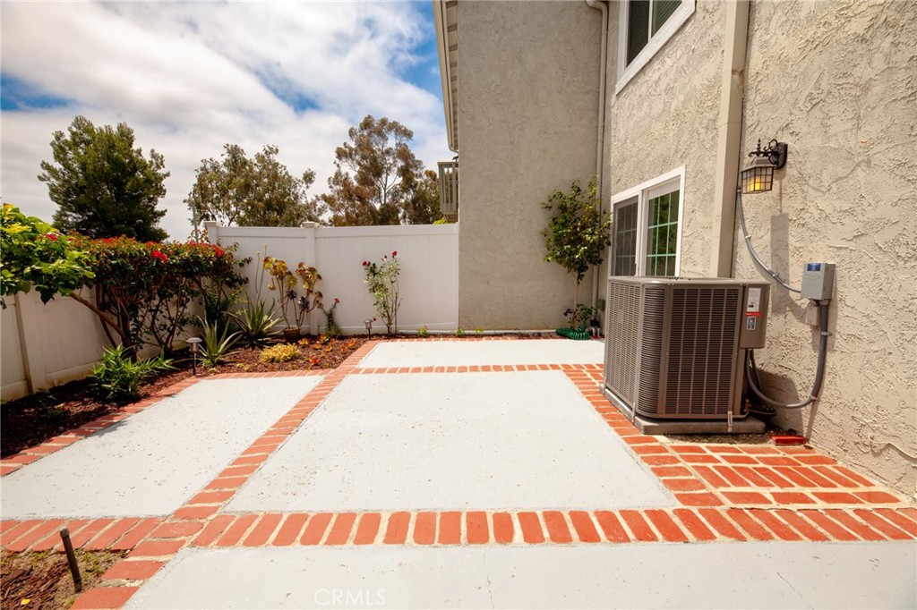 25056 Silverleaf Lane