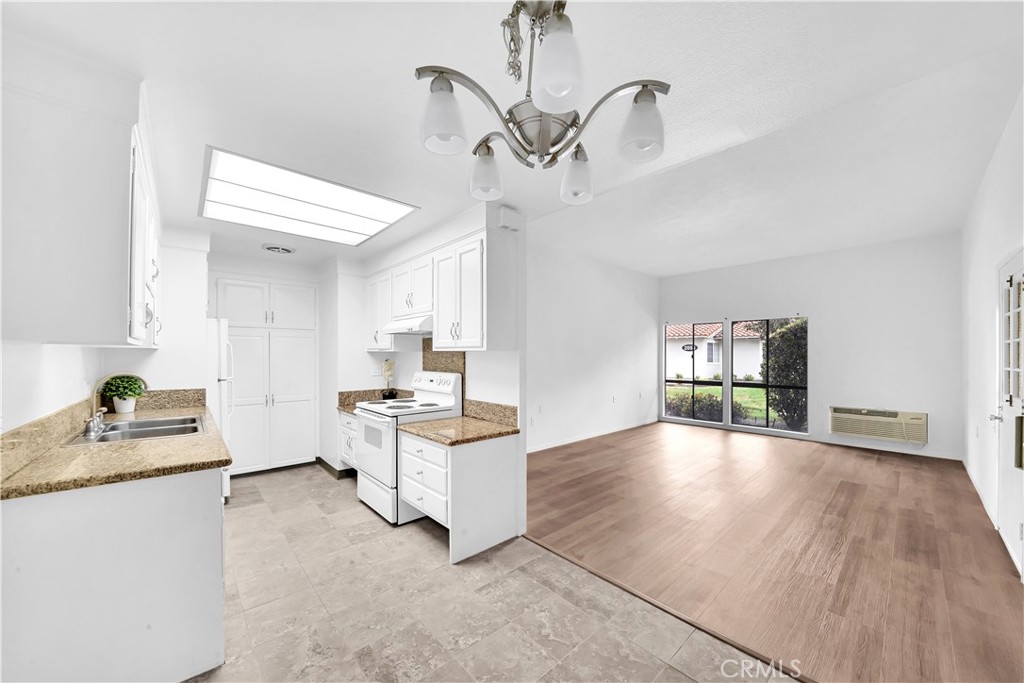 2054 Via Mariposa E H