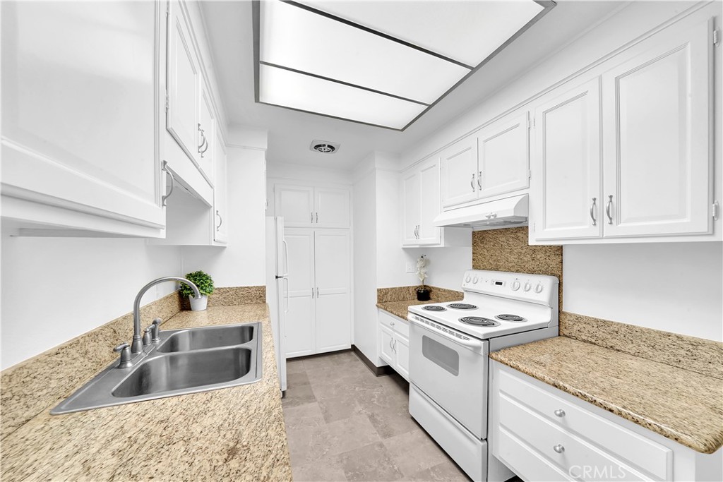 2054 Via Mariposa E H