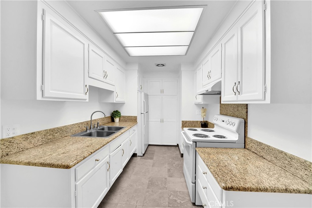 2054 Via Mariposa E H