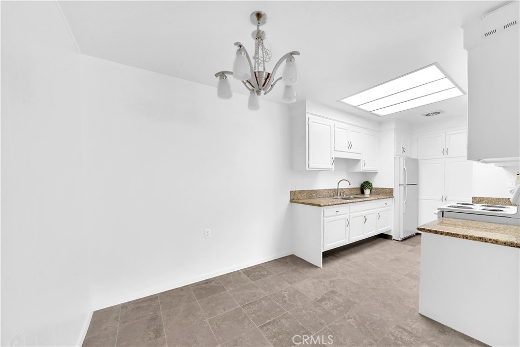 2054 Via Mariposa E H