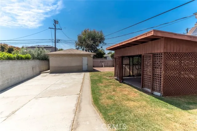 3511 Rose Avenue