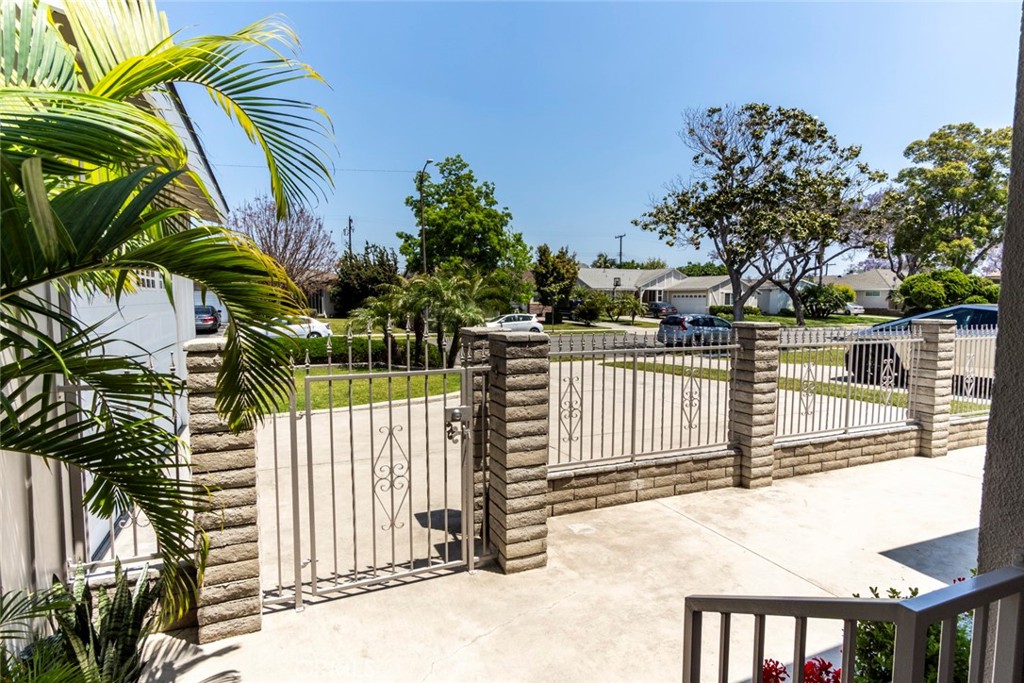 709 S Broadview Street