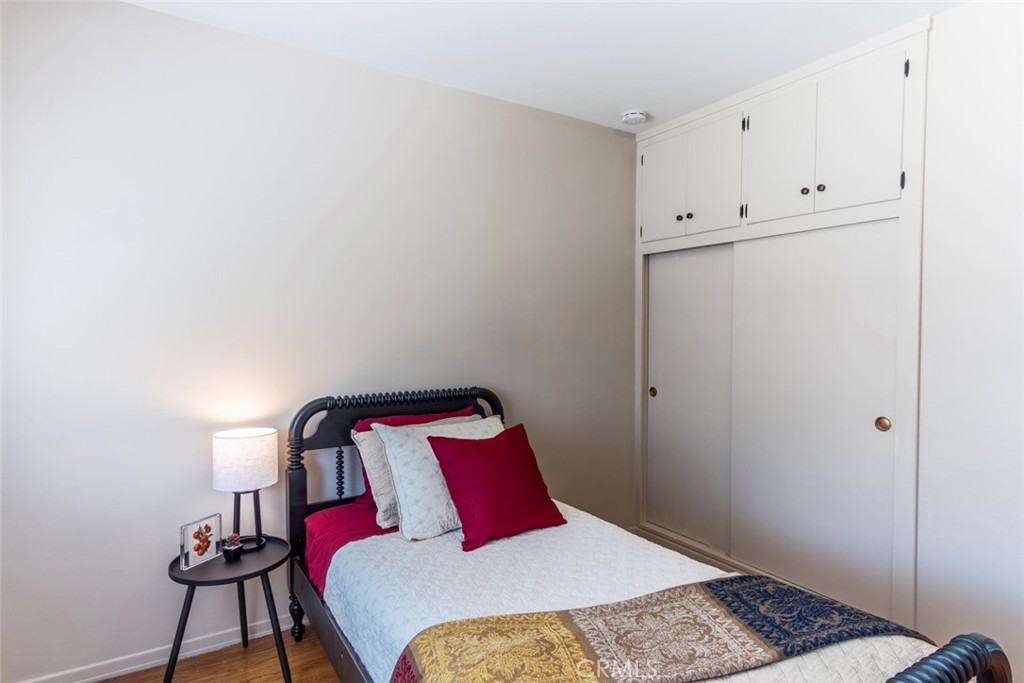 709 S Broadview Street