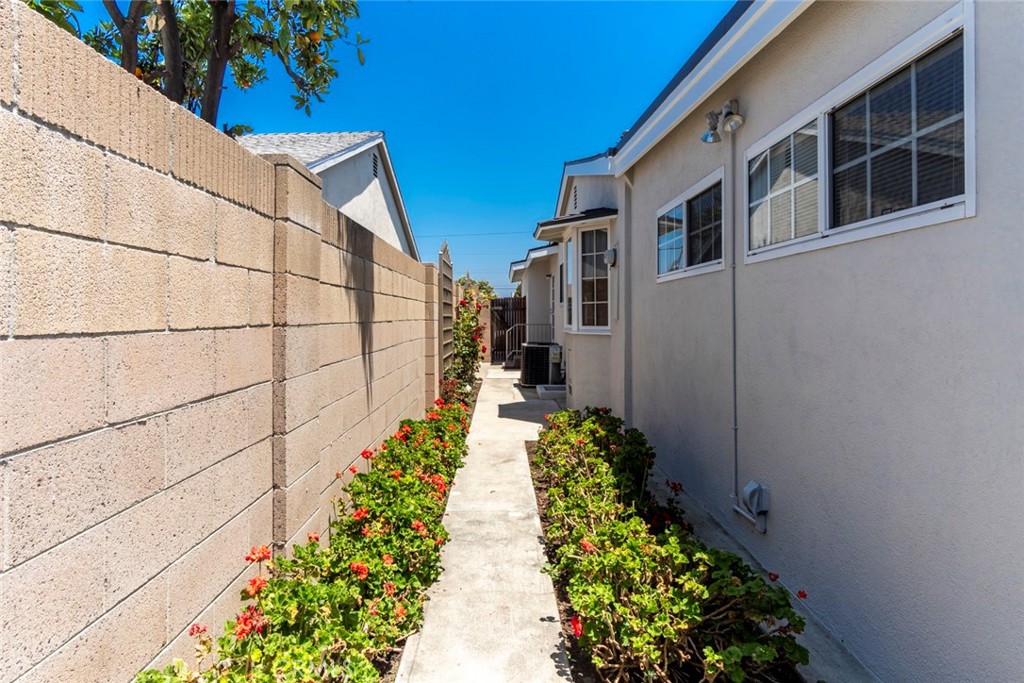 709 S Broadview Street