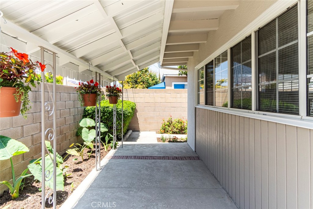 709 S Broadview Street