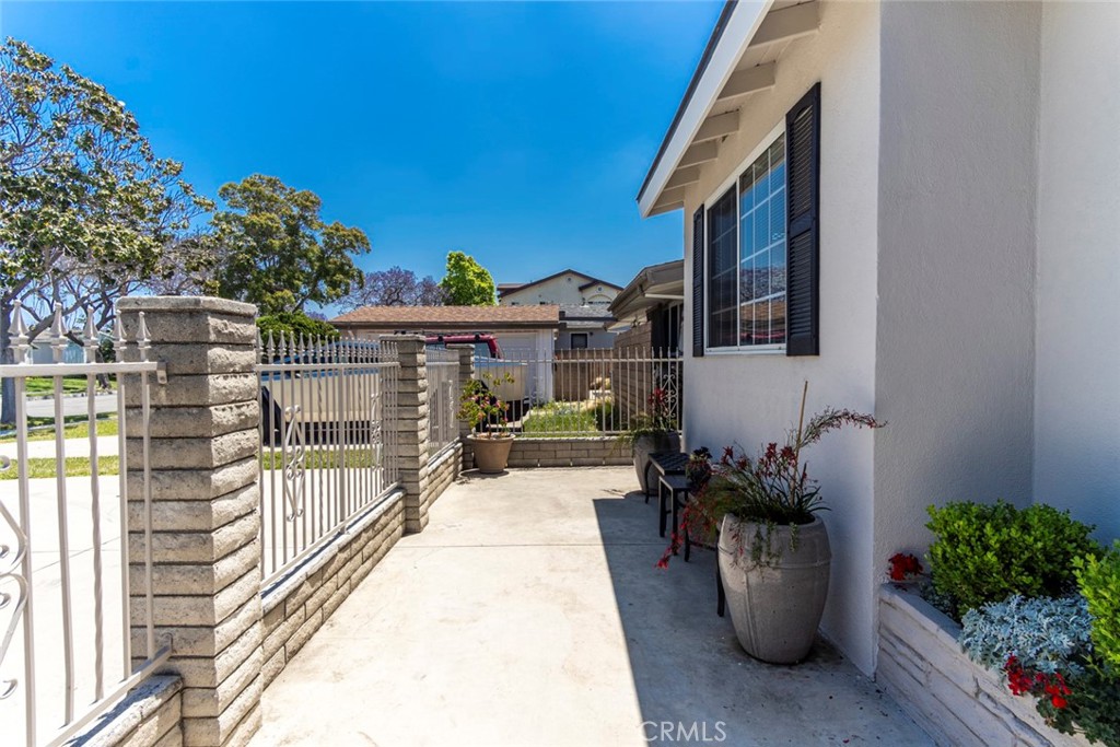 709 S Broadview Street